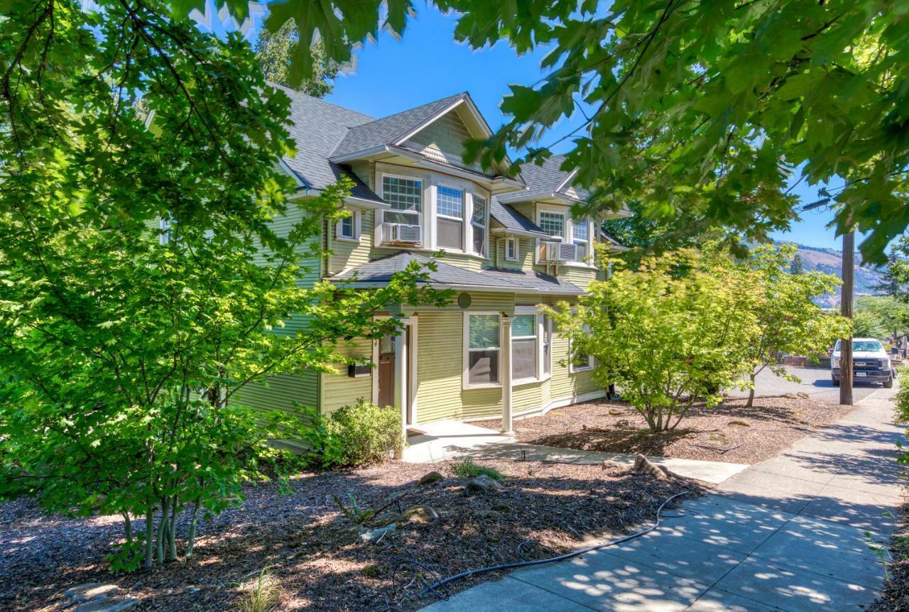 Azusa House Hood River Exterior photo
